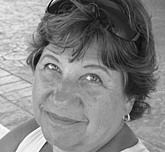 Photo of Linda Barnes