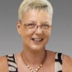 Photo of Nicole Robertson